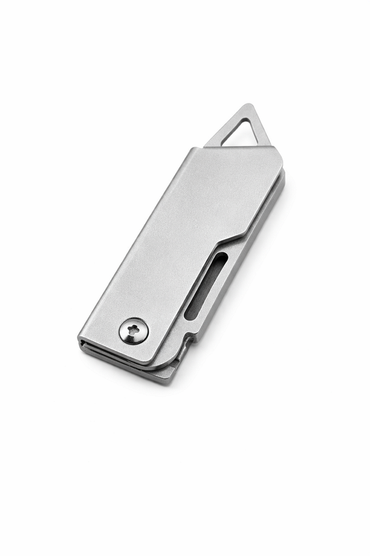 Mini briceag pliabil pentru breloc – unealtă EDC compactă