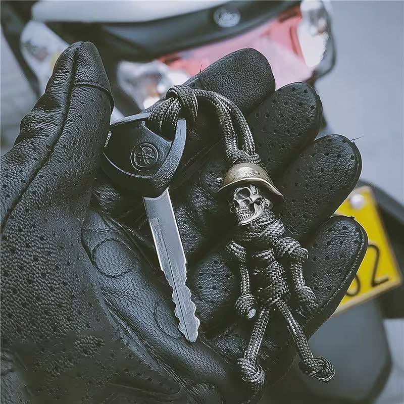 Breloc tactic Paracord Craniu Soldat